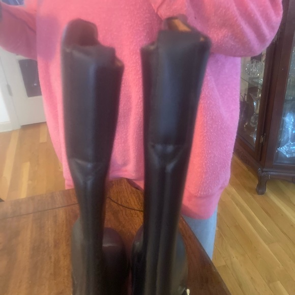 Womens size 7m tall boots - Picture 10 of 10